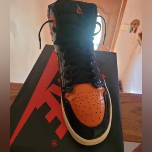 Air Jordan 1 Size and Fit Guide: The story behind The iconic  Men’s Nike Jordan 1’s. Nice fit, comfortable, great condition & gently worn